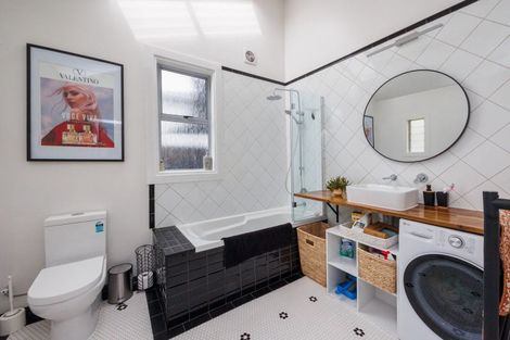 Photo of property in 33 Fitzroy Street, Terrace End, Palmerston North, 4410