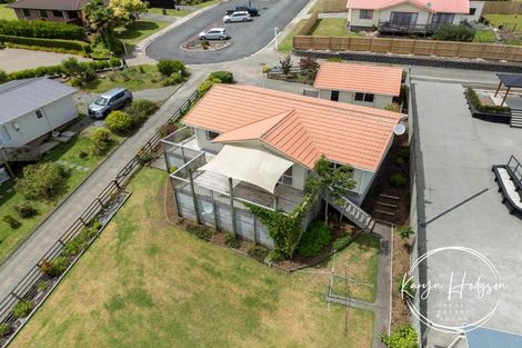 Photo of property in 12 Ash Grove, Maungaturoto, 0520