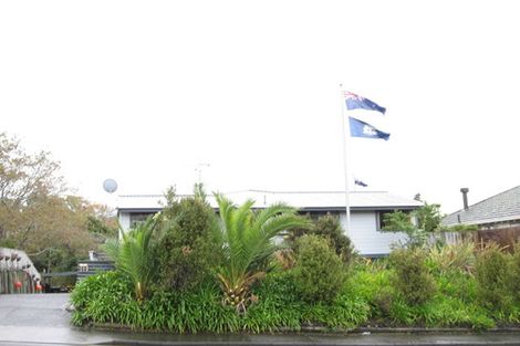 Photo of property in 110 Selwyn Road, Cockle Bay, Auckland, 2014