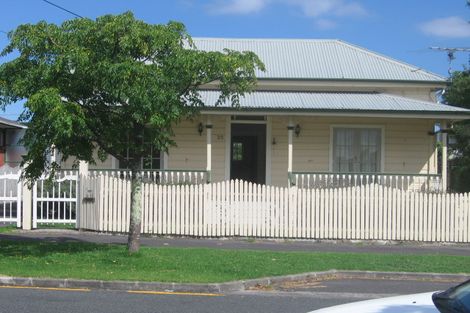 Photo of property in 25 Mozeley Avenue, Devonport, Auckland, 0624