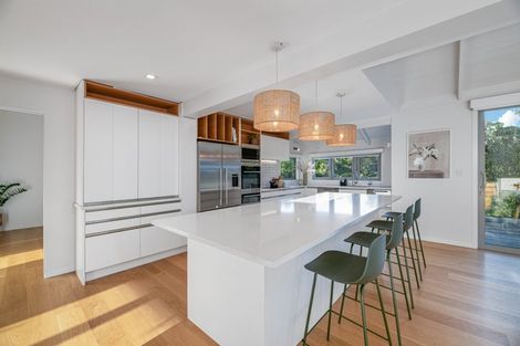 Photo of property in 22 Woodfern Crescent, Titirangi, Auckland, 0604