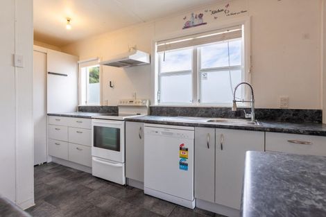 Photo of property in 21 Bevan Street, Woodville, 4920