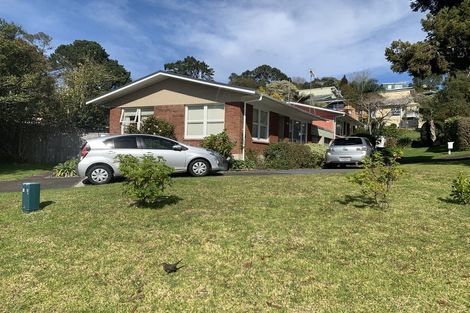 Photo of property in 1/34 Ayton Drive, Totara Vale, Auckland, 0629