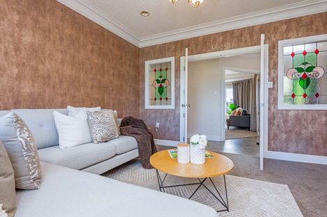 Photo of property in 21 Springdale Grove, Fitzherbert, Palmerston North, 4410