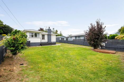 Photo of property in 16 Manapouri Place, Glenview, Hamilton, 3206