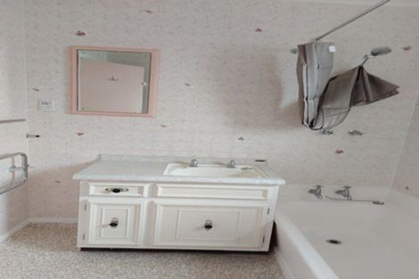 Photo of property in 1 Craig Grove, Elderslea, Upper Hutt, 5018