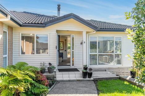 Photo of property in 5 Frankie Stevens Place, Riverstone Terraces, Upper Hutt, 5018