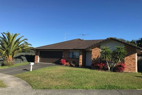 Photo of property in 13 Reinheimer Place, Flat Bush, Auckland, 2016