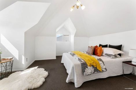 Photo of property in 104a Flanshaw Road, Te Atatu South, Auckland, 0610