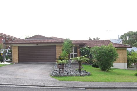 Photo of property in 5 Wairata Place, Te Atatu South, Auckland, 0610