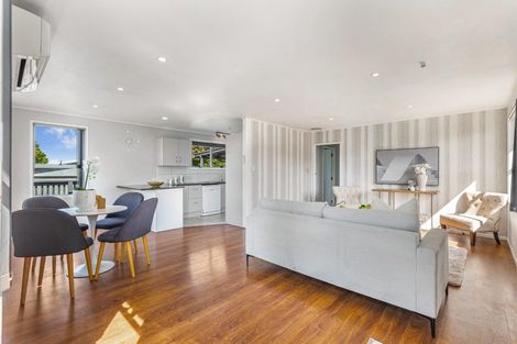 Photo of property in 8 Frostbite Place, Ranui, Auckland, 0612