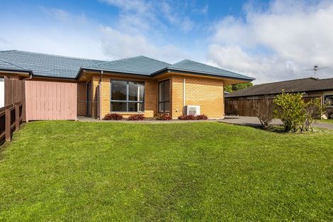 Photo of property in 13 Attymon Lane, East Tamaki, Auckland, 2016