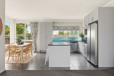 Photo of property in 15 Spinifex Street, Papamoa Beach, Papamoa, 3118