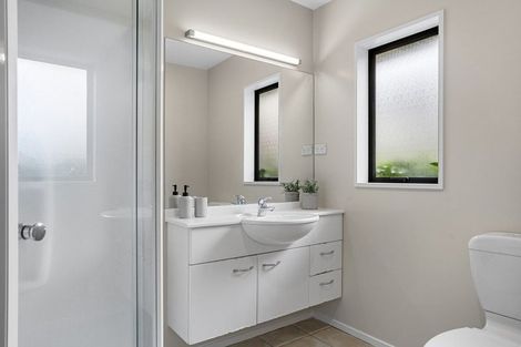 Photo of property in 17 Sutton Place, Dallington, Christchurch, 8061