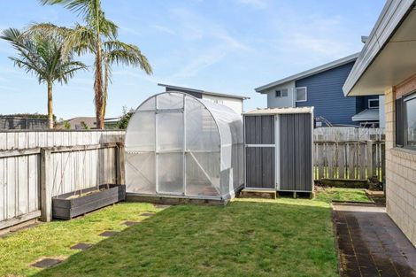 Photo of property in 44 Bermuda Place, One Tree Point, 0118