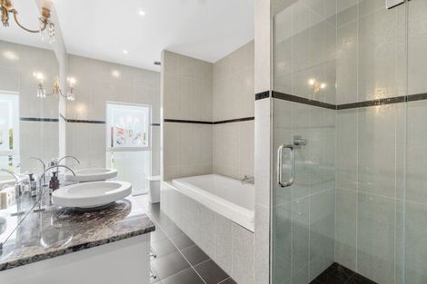 Photo of property in 64 Porterfield Road, Whitford, Howick, 2571