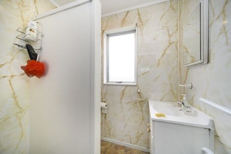 Photo of property in 18 Cumberland Place, Kelvin Grove, Palmerston North, 4414