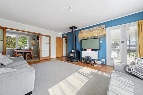 Photo of property in 61 Graham Avenue, Te Atatu Peninsula, Auckland, 0610