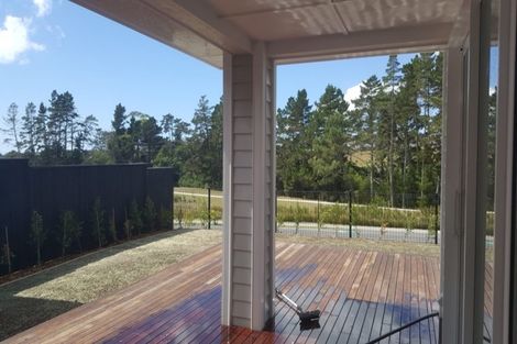 Photo of property in 150 Colonial Drive, Silverdale, 0932