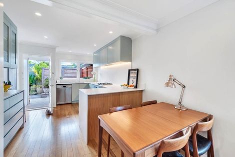 Photo of property in 2/12 Bella Vista Road, Herne Bay, Auckland, 1011