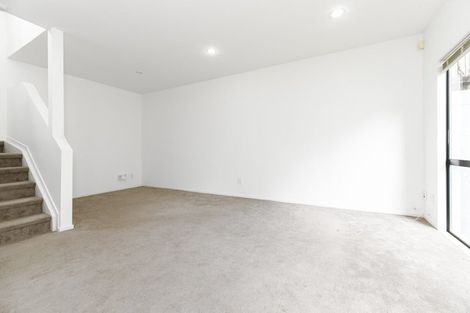 Photo of property in 3 Sun Place, Henderson, Auckland, 0612