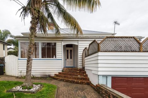 Photo of property in 4 Woodbine Avenue, Greenlane, Auckland, 1051