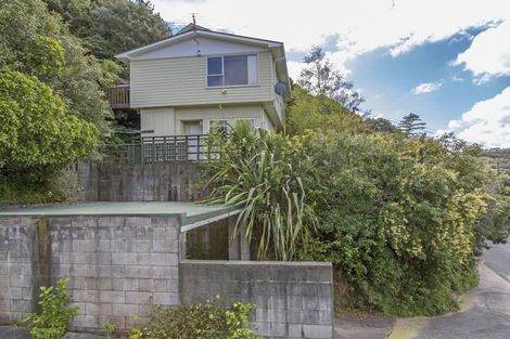 Photo of property in 89 Miromiro Road, Normandale, Lower Hutt, 5010