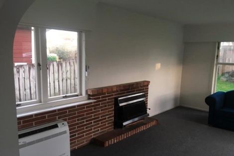 Photo of property in 6 Paton Avenue, Te Atatu South, Auckland, 0610