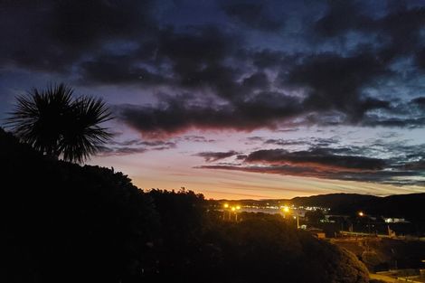 Photo of property in 74 Mana Esplanade, Paremata, Porirua, 5026