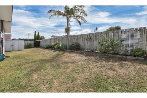 Photo of property in 5 Endeavour Place, One Tree Point, 0118