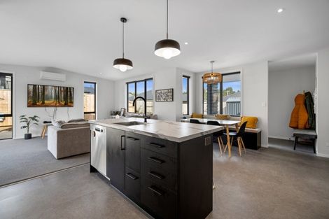 Photo of property in 17 Whakaturou Crescent, Pyes Pa, Tauranga, 3112