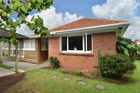 Photo of property in 1 Mclean Street, Woodville, 4920