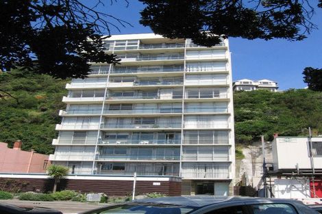 Photo of property in Dorchester Apartments, 144 Oriental Parade, Oriental Bay, Wellington, 6011