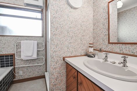 Photo of property in 2/505 Fitzroy Avenue, Hastings, 4122