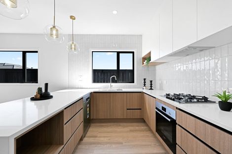 Photo of property in 68 Overton Street, Rototuna North, 3210