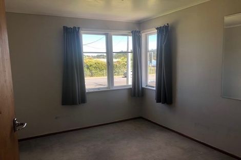 Photo of property in 28 Airdrie Road, Ranui, Auckland, 0612