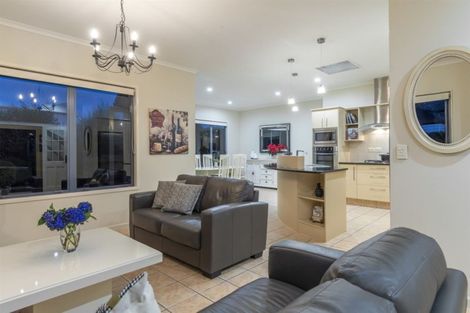 Photo of property in 10 La Cumbre Close, Bethlehem, Tauranga, 3110