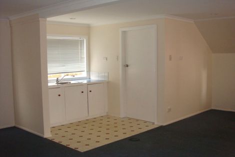 Photo of property in 30 Longburn Road, Henderson, Auckland, 0610