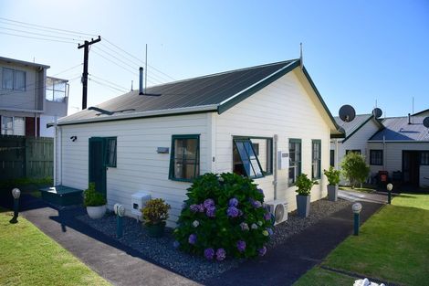 Photo of property in 4/70-76 Whiteley Street, Moturoa, New Plymouth, 4310