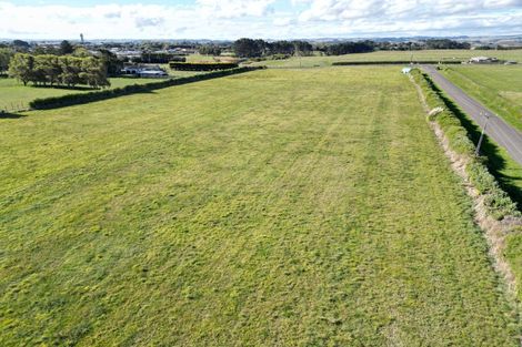 Photo of property in 6 Mcalpine Road, Hawera, 4672