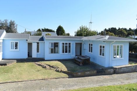 Photo of property in 17 Drake Street, Waikawa Beach, Manakau, 5573