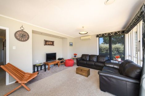 Photo of property in 5 Antrim Place, Hokowhitu, Palmerston North, 4410