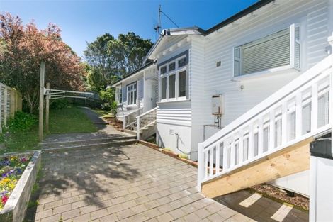 Photo of property in 16 Ranui Crescent, Khandallah, Wellington, 6035