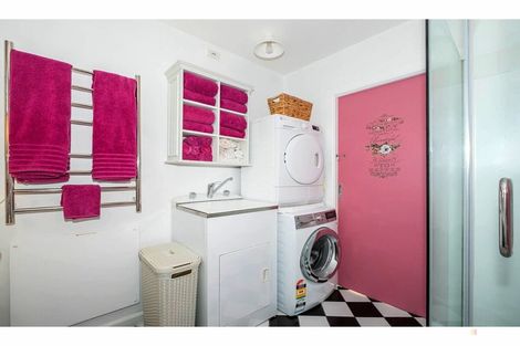 Photo of property in 22 Mckenzie Street, Geraldine, 7930