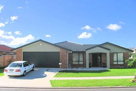 Photo of property in 43 Roy Maloney Drive, Henderson, Auckland, 0612