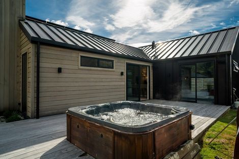 Photo of property in 7 Morepork Way, Arthurs Point, Queenstown, 9371