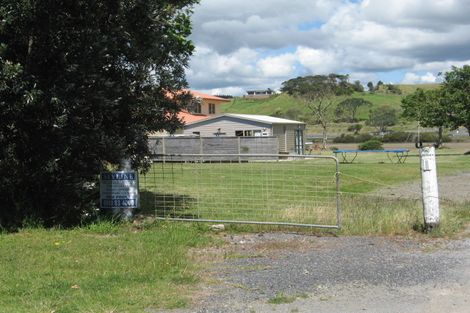 Photo of property in 11 Taipa Point Road, Taipa, 0420