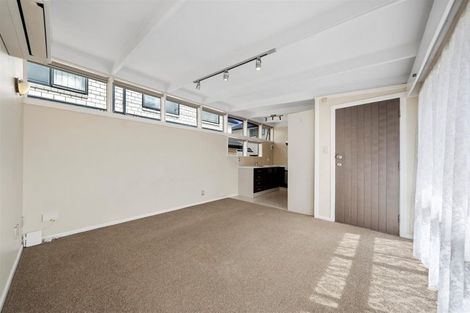 Photo of property in 2/127 Seabrook Avenue, New Lynn, Auckland, 0600