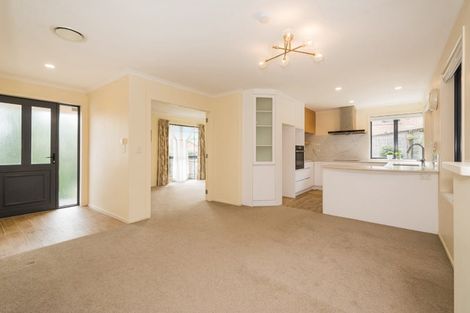 Photo of property in 29 Nimstedt Avenue, Oteha, Auckland, 0632