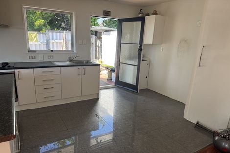 Photo of property in 26 Nile Road, Kelston, Auckland, 0602